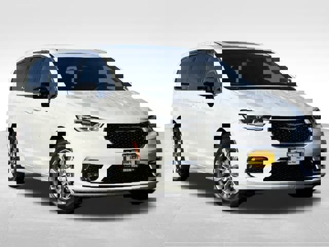 New 2026 Chrysler Pacifica Select image 1