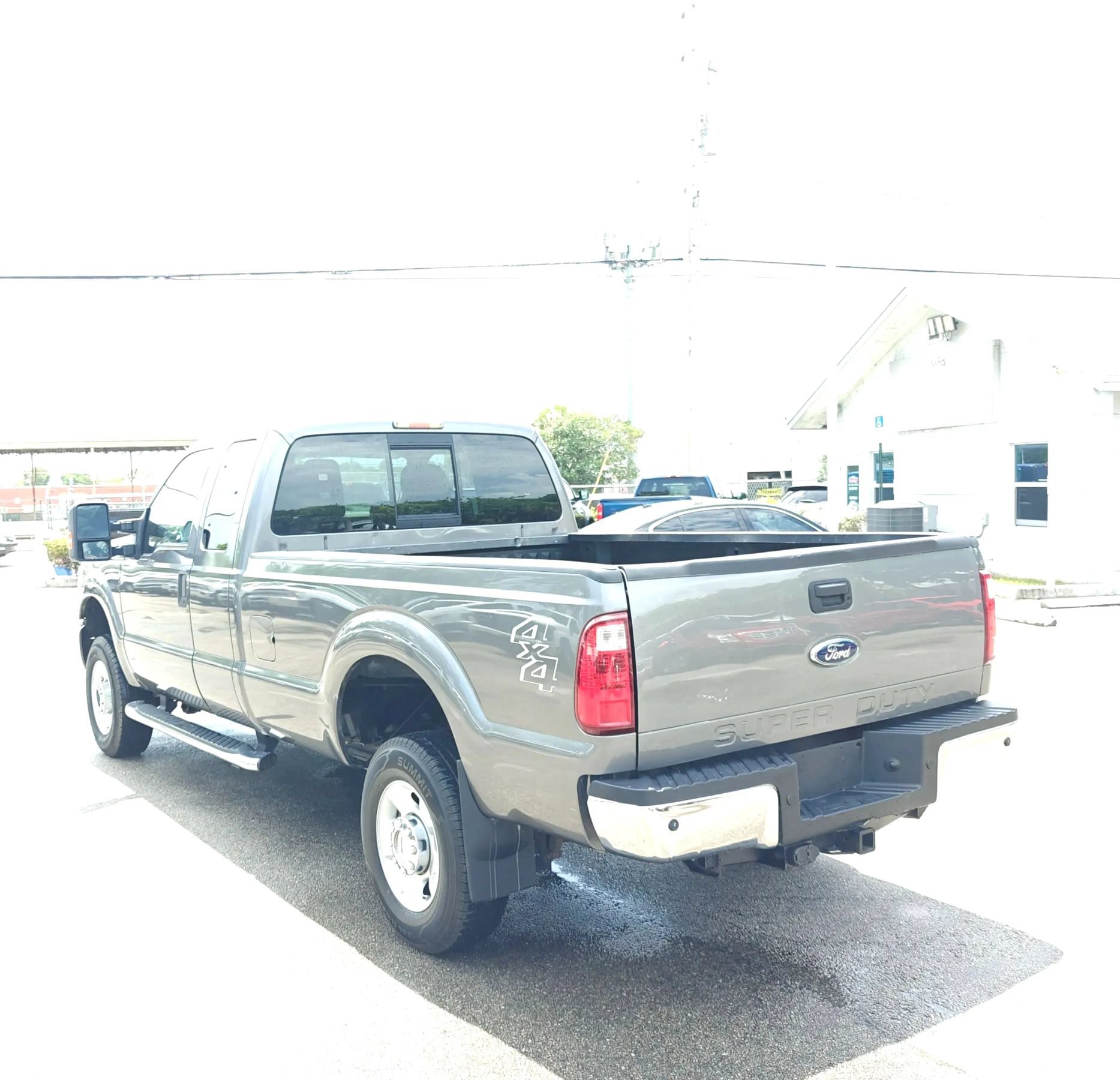 Used 2011 Ford F350 XLT w/ Camper Pkg AWD/4WD image 4