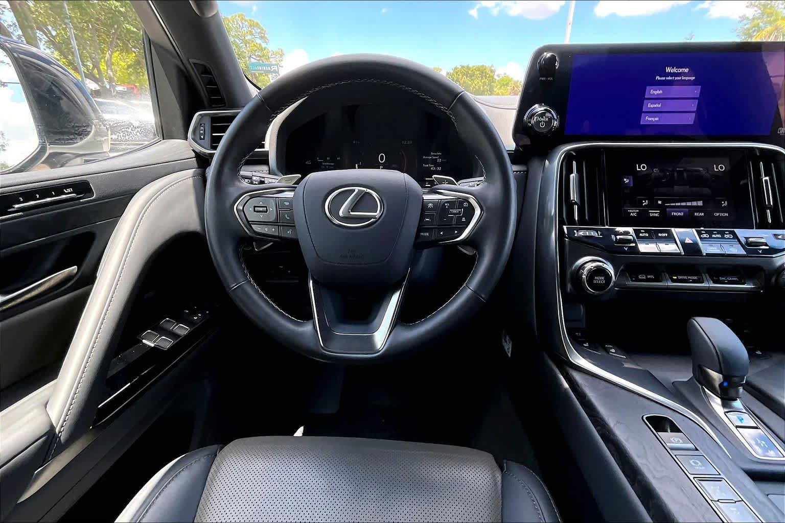 Used 2025 Lexus LX 700h Overtrail w/ Accessory Package (Z1) AWD/4WD image 6