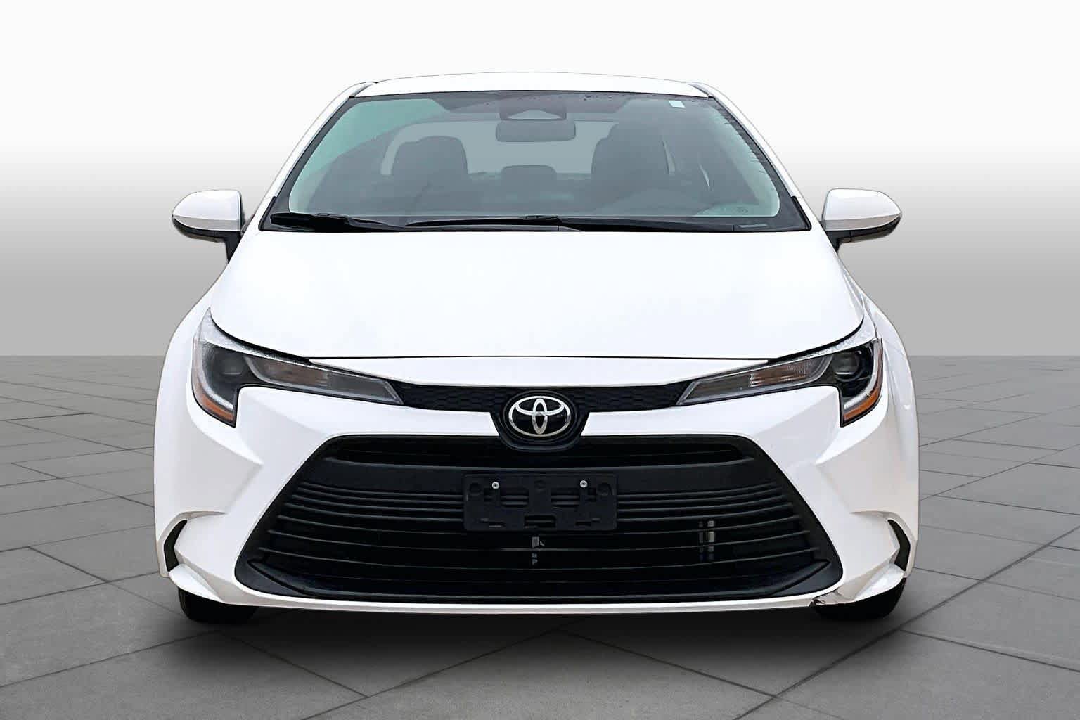 Used 2024 Toyota Corolla LE FWD image 4