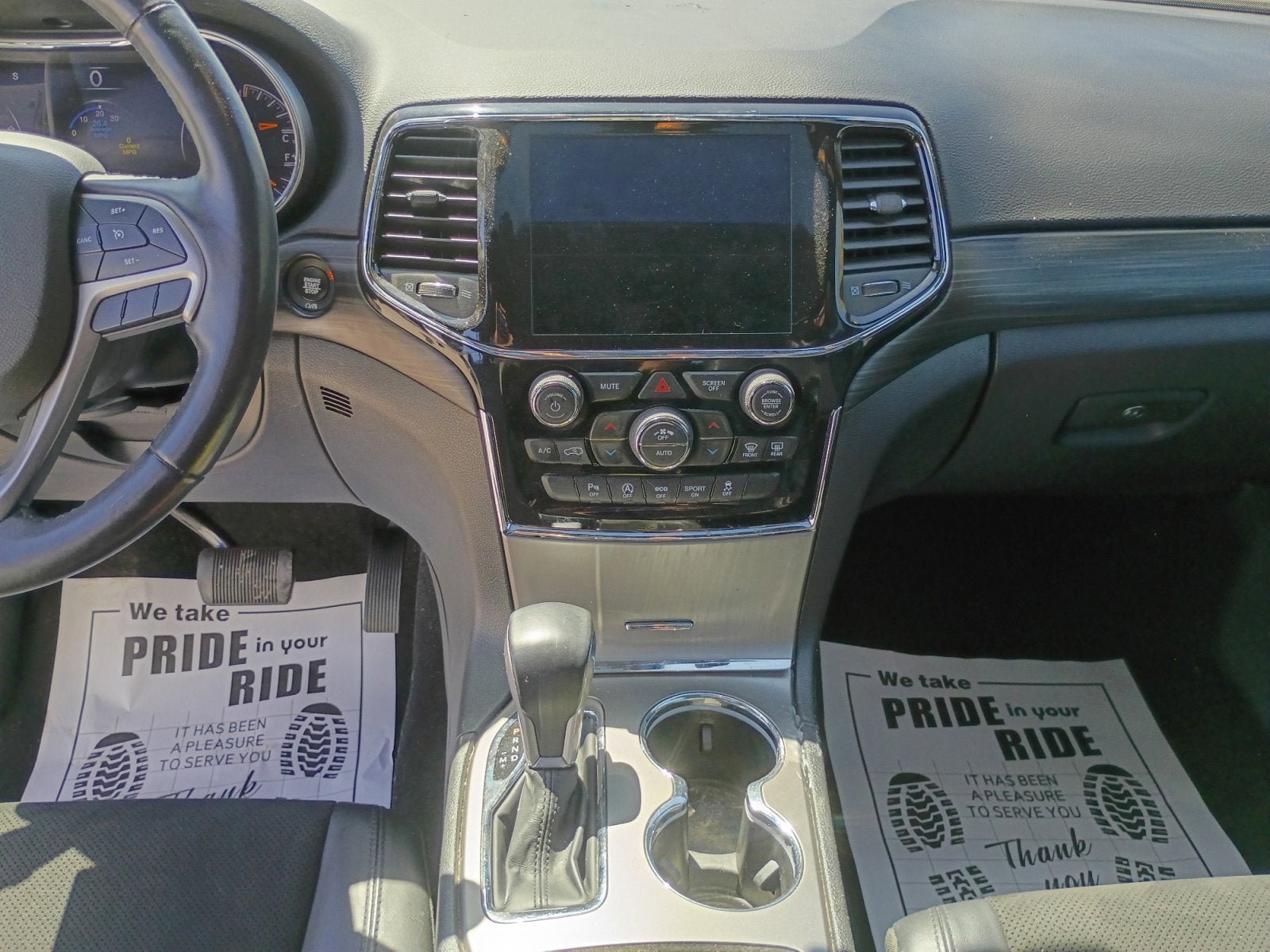Certified 2021 Jeep Grand Cherokee Laredo X AWD/4WD image 12