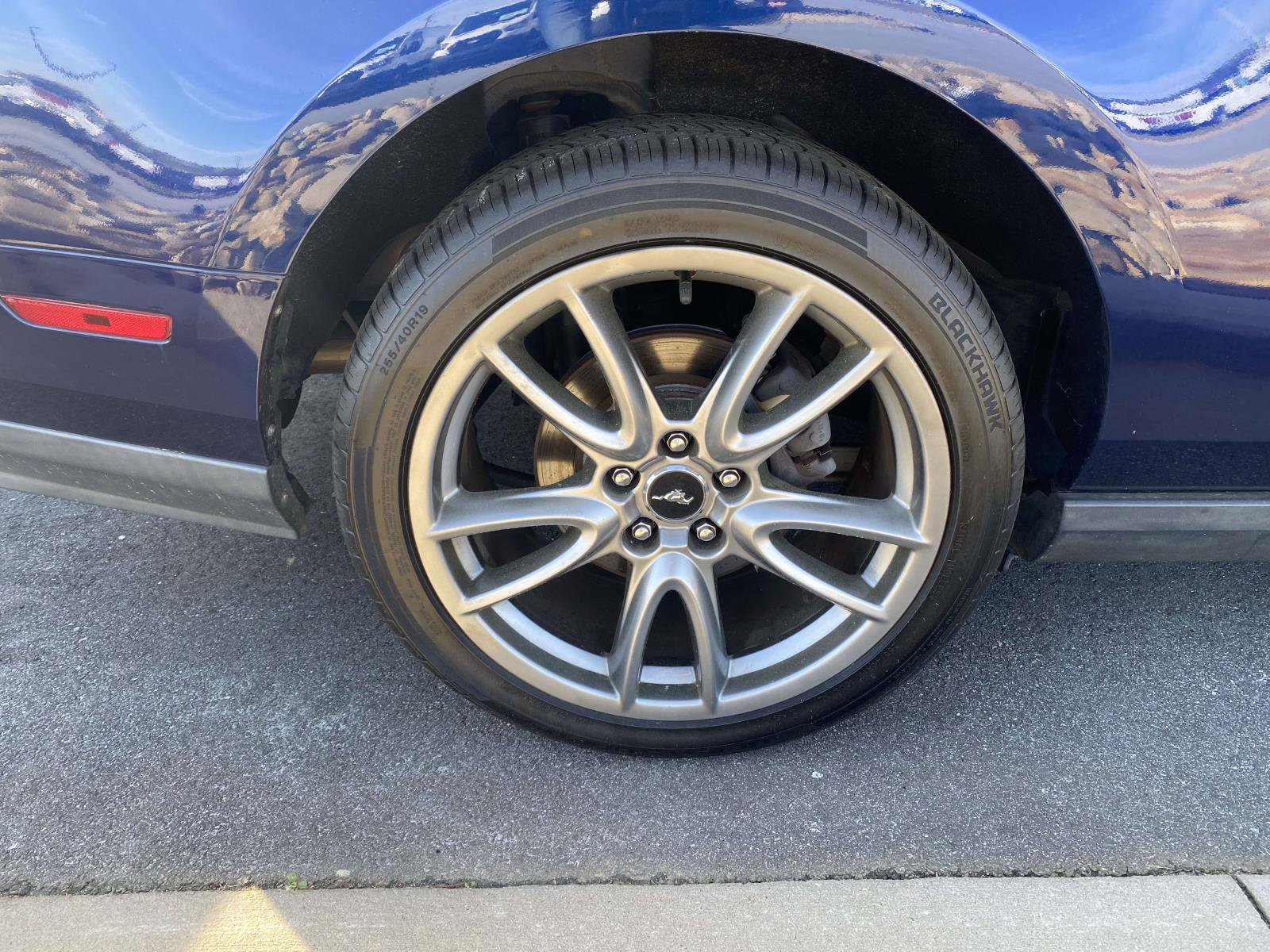 Used 2012 Ford Mustang GT Premium w/ Brembo Brake Pkg RWD image 9