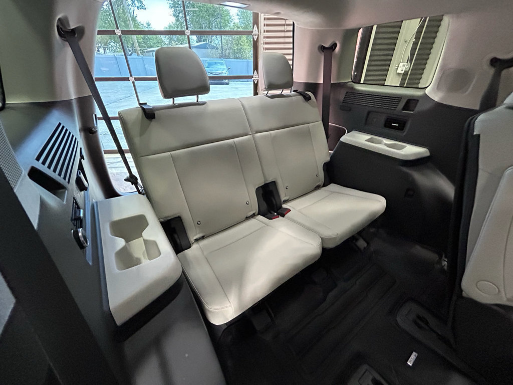 Used 2024 Hyundai Santa Fe Calligraphy AWD/4WD image 6