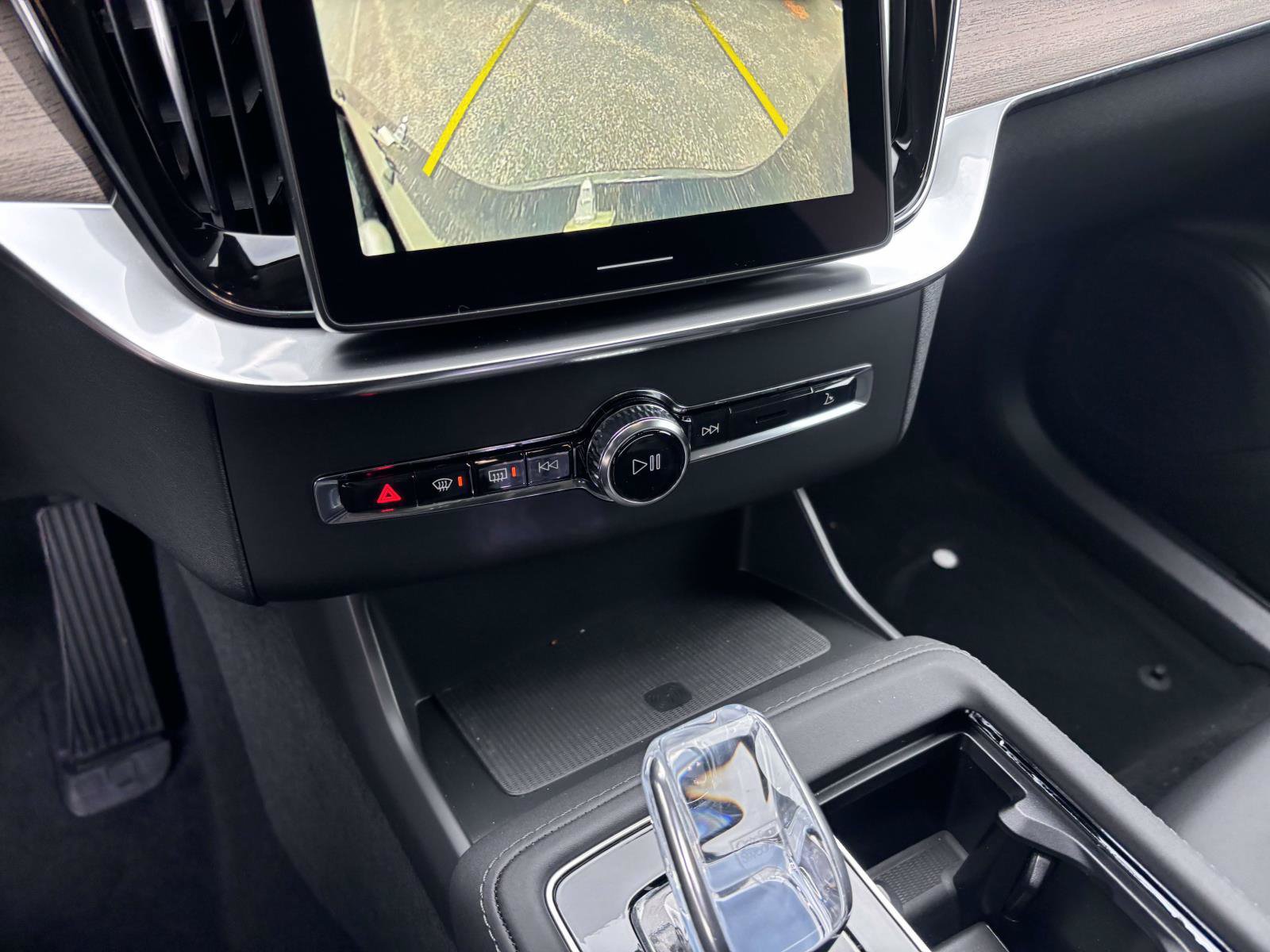 Certified 2026 Volvo XC90 B6 Plus w/ Protection Package Premier AWD/4WD image 22