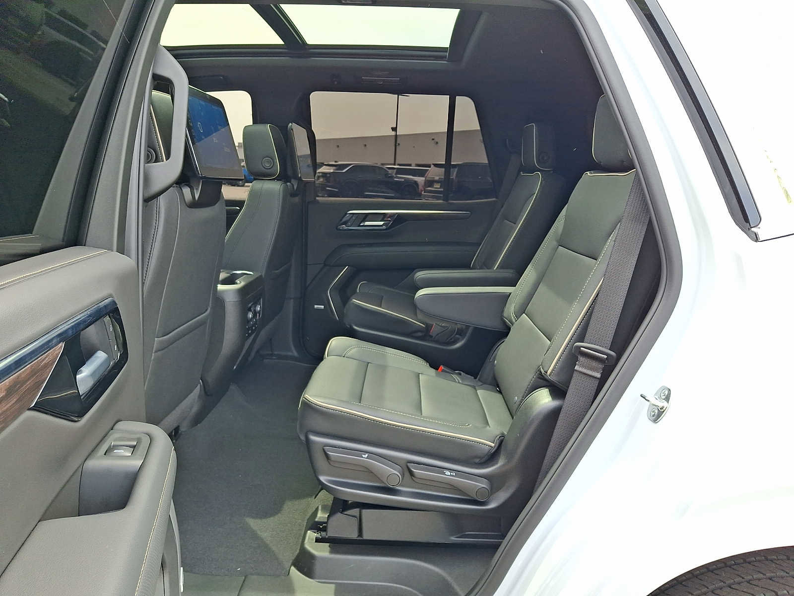 Used 2026 Chevrolet Tahoe Premier image 11