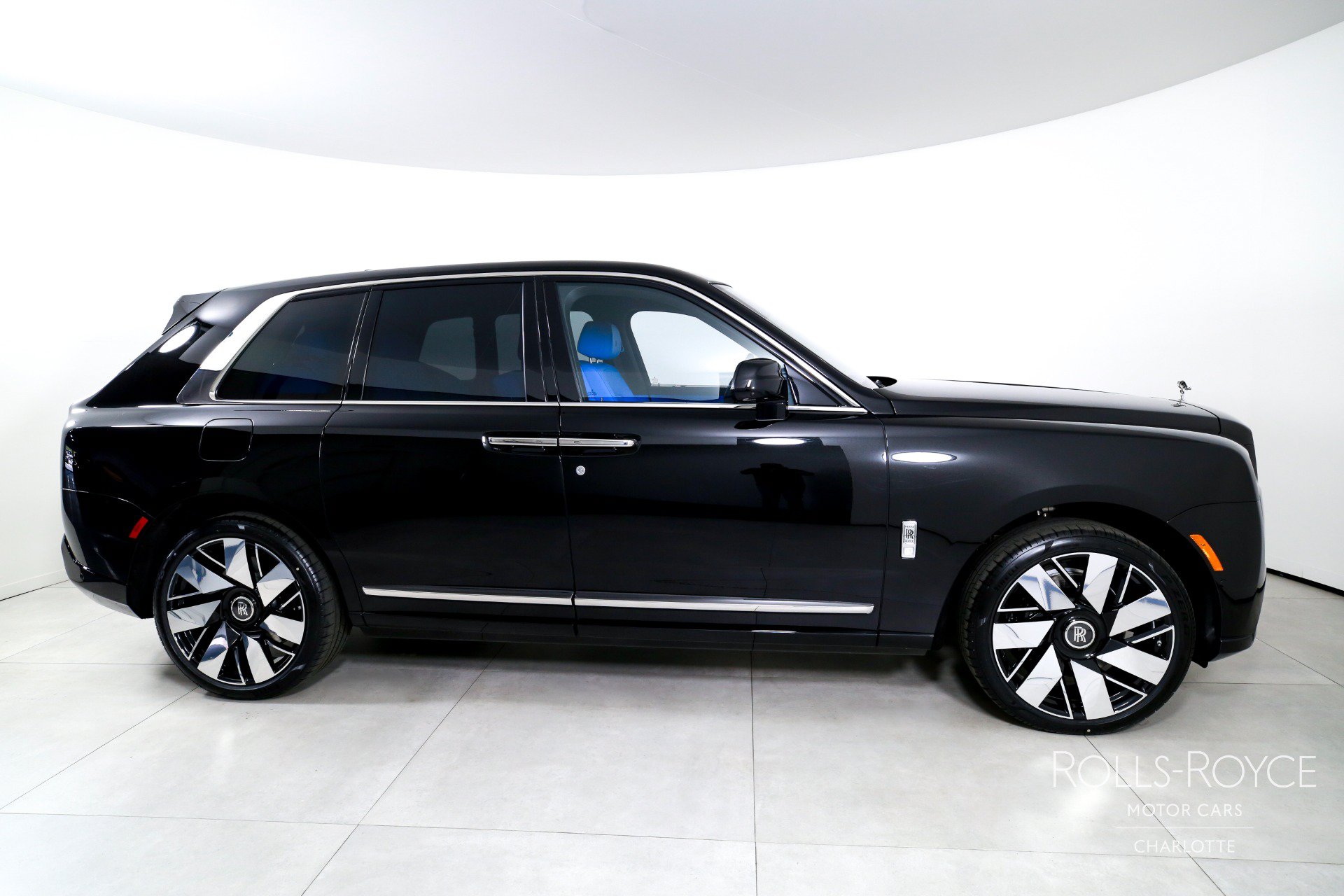 New 2026 Rolls-Royce Cullinan AWD/4WD image 10