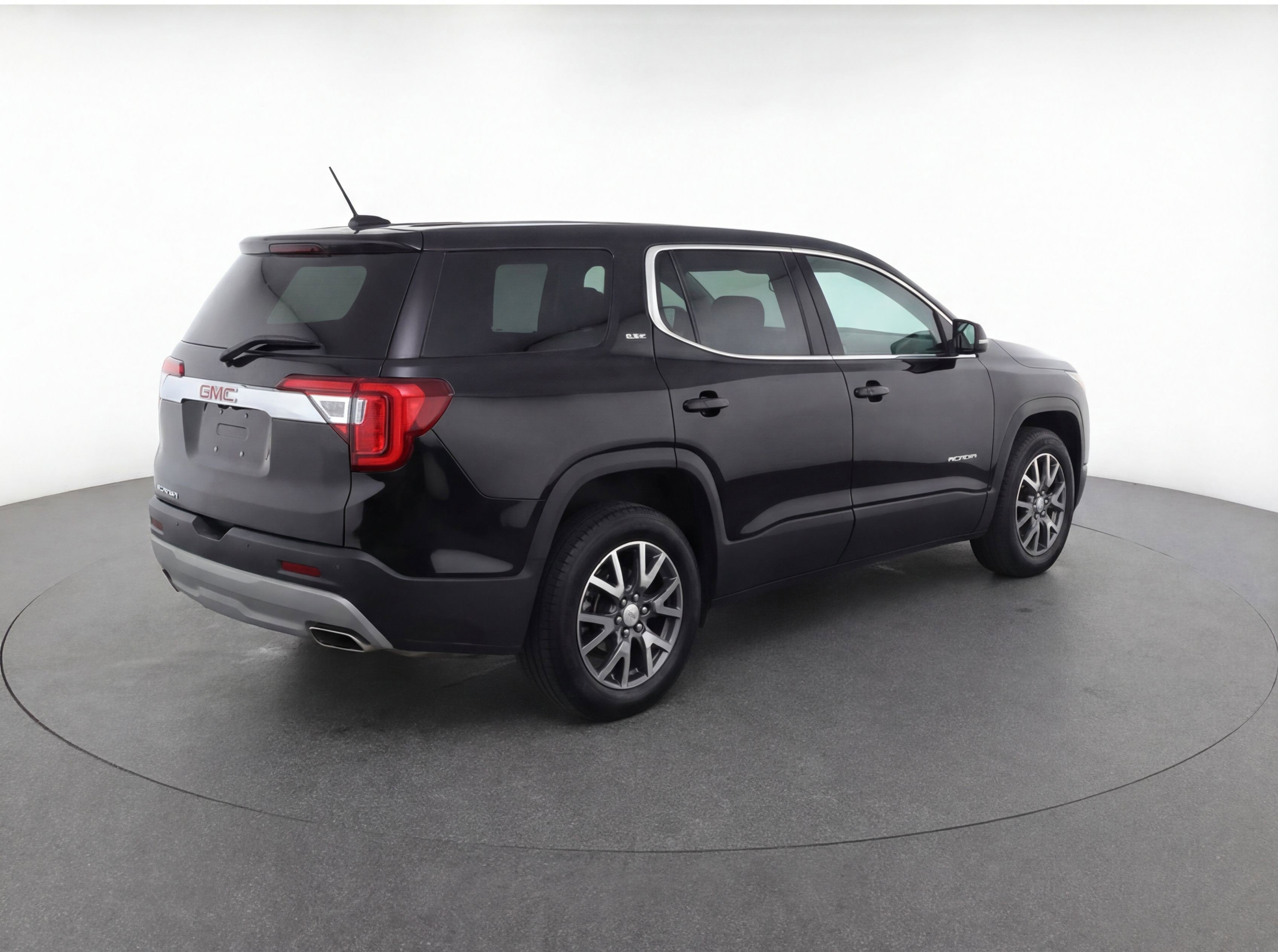 Used 2023 GMC Acadia SLT FWD image 9