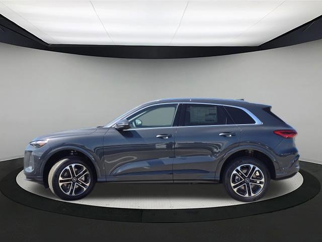 New 2025 Audi Q5 Premium w/ Convenience Package image 4
