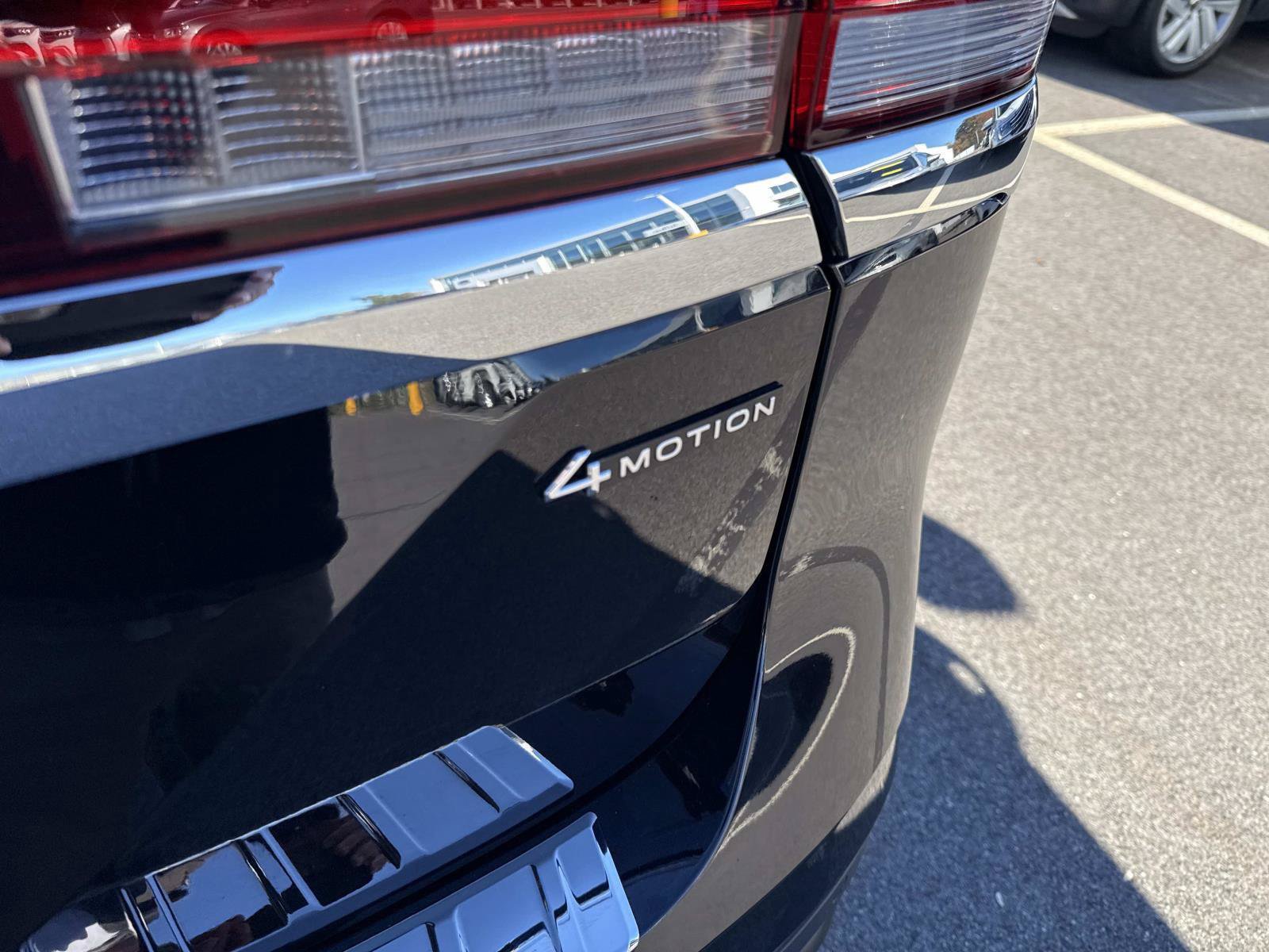 Certified 2024 Volkswagen Atlas SEL AWD/4WD image 6