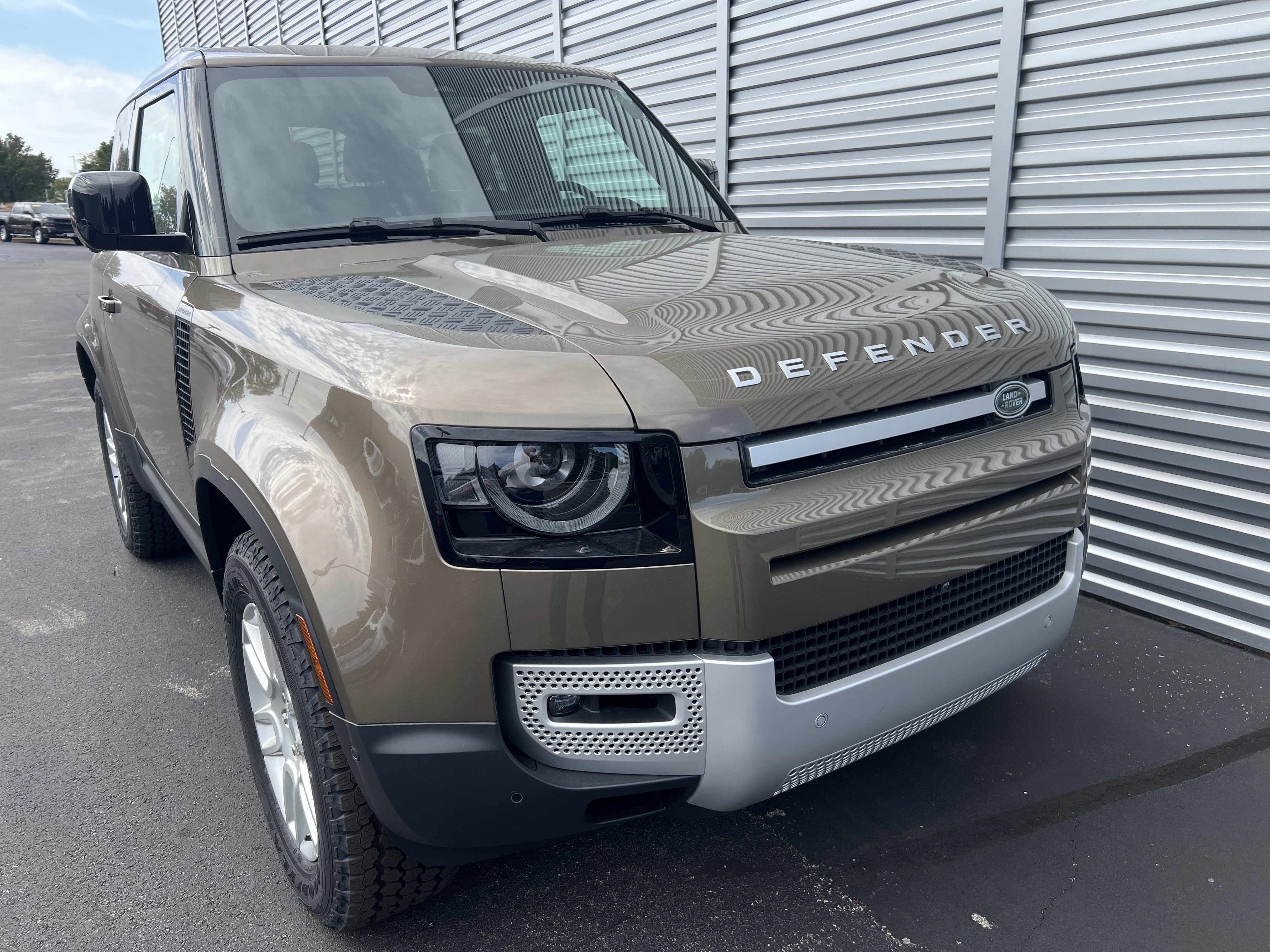 New 2025 Land Rover Defender 90 S image 8