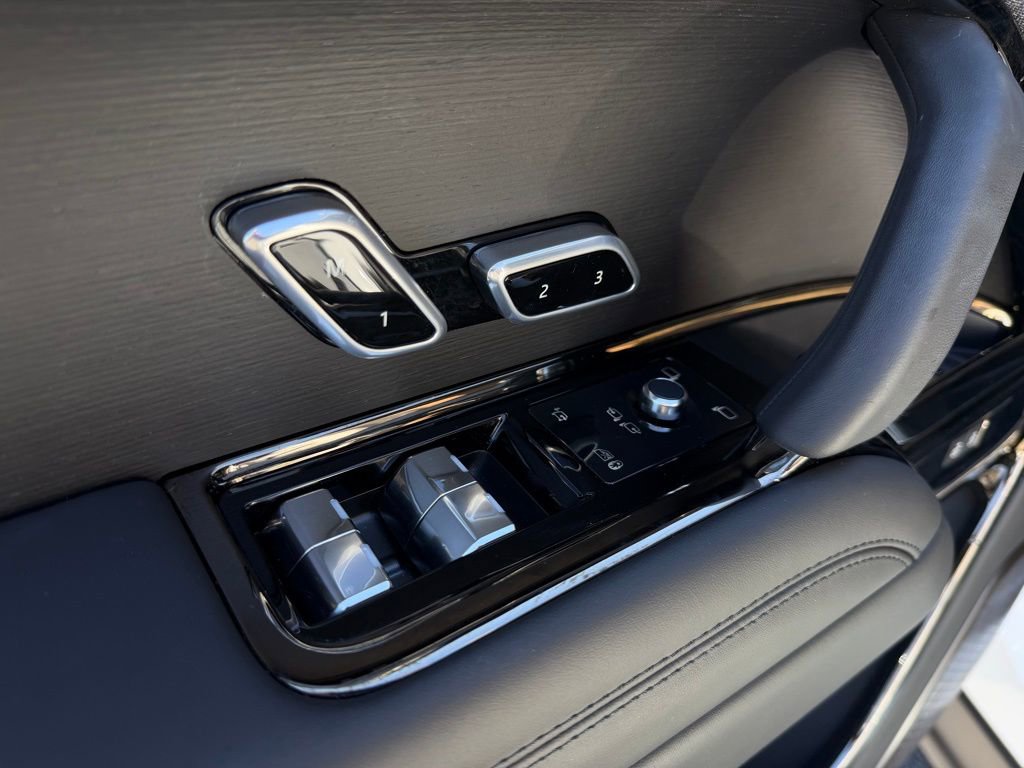 Used 2025 Land Rover Range Rover Sport Autobiography image 14