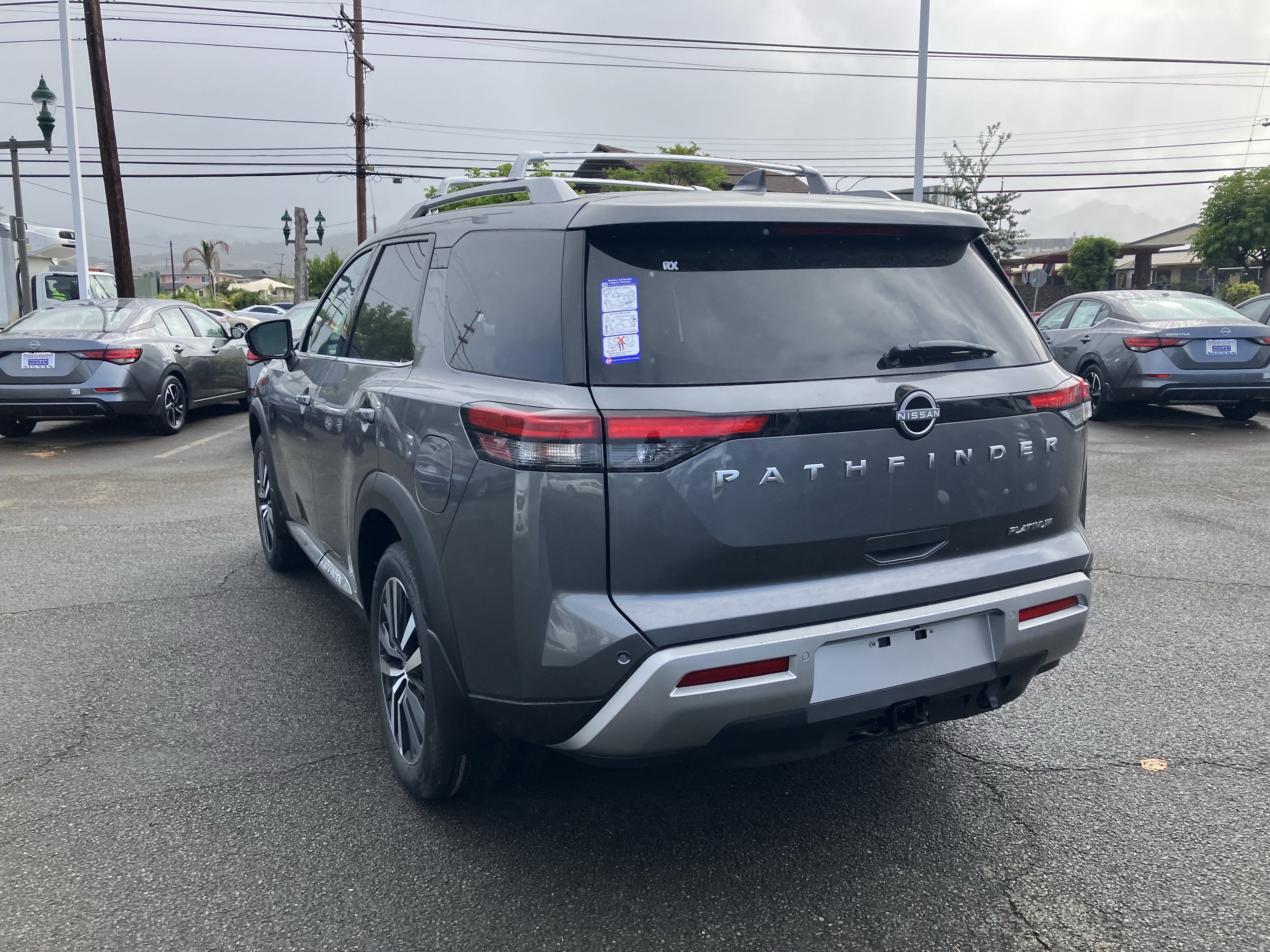 New 2025 Nissan Pathfinder Platinum image 4