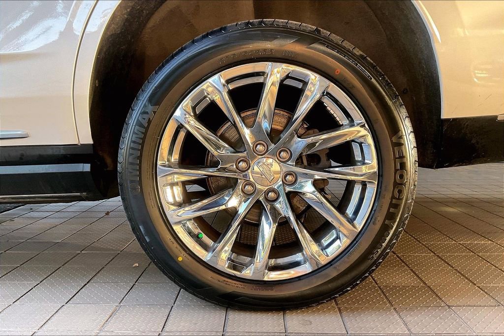 Used 2022 Cadillac Escalade Premium Luxury w/ Touring Package image 32