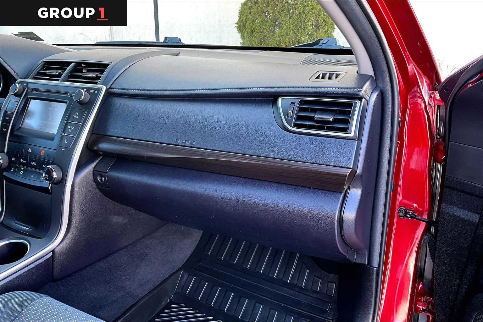 Used 2017 Toyota Camry LE image 19