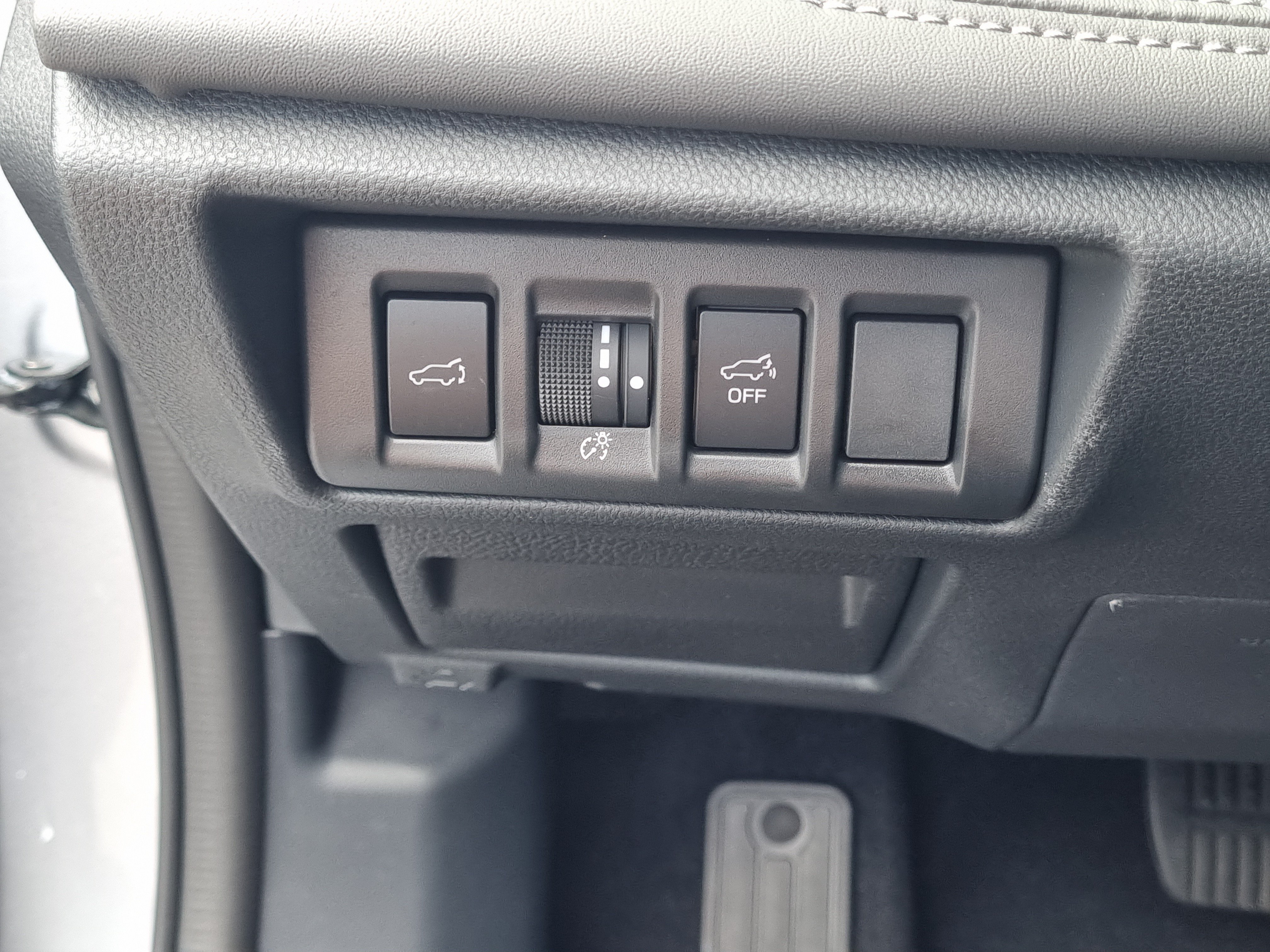 Used 2025 Subaru Outback Limited AWD/4WD image 25