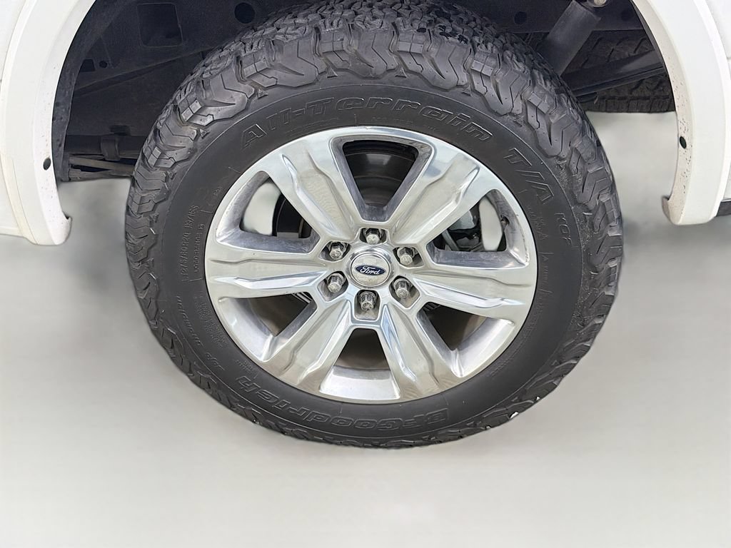 Used 2017 Ford F150 Platinum w/ Equipment Group 701A Luxury AWD/4WD image 33