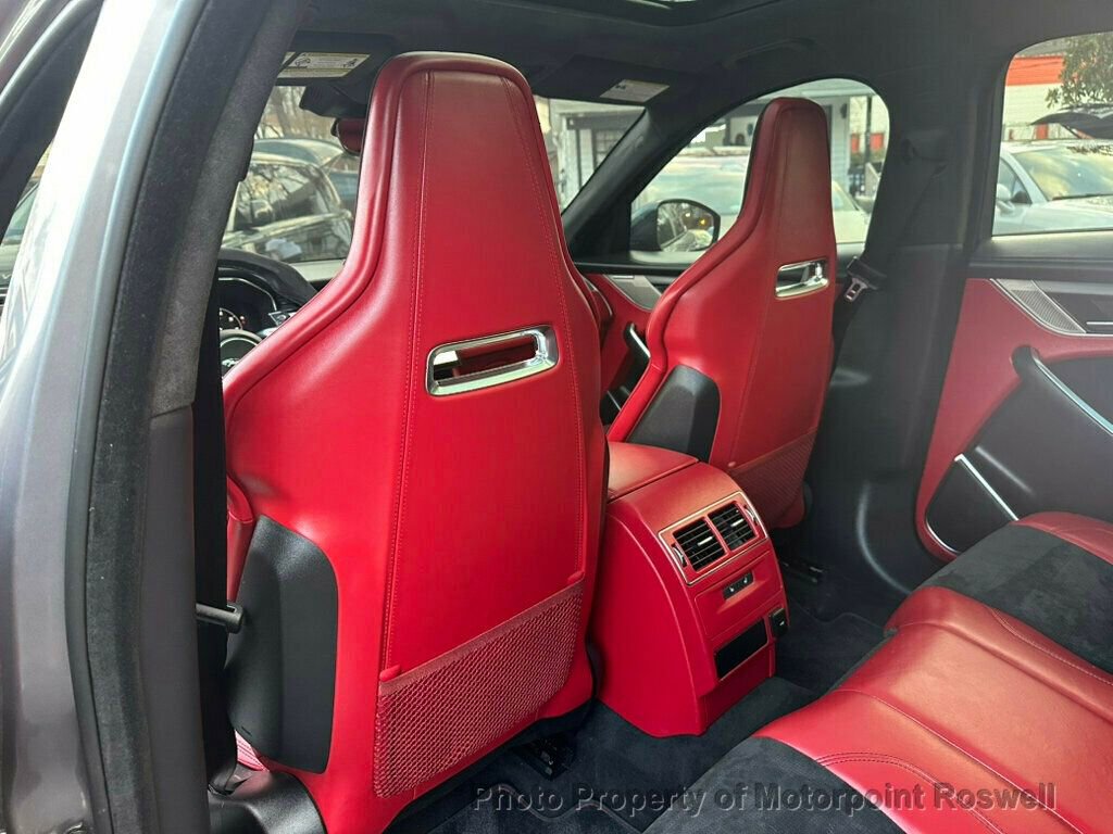 Used 2022 Jaguar F-PACE SVR image 19