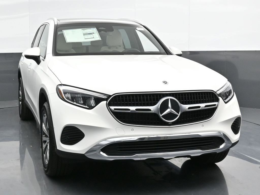New 2025 Mercedes-Benz GLC 300 4MATIC image 4