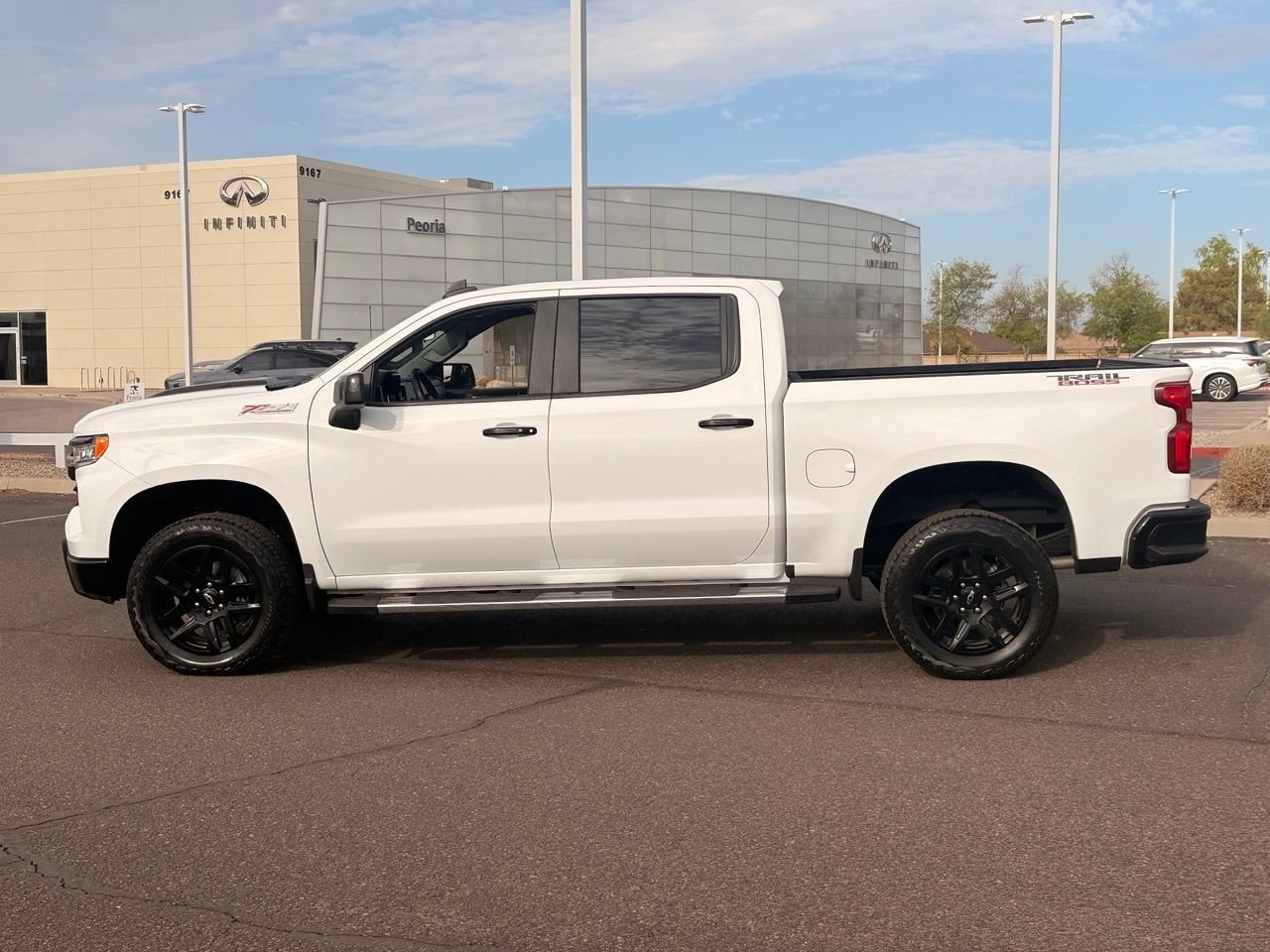 Used 2025 Chevrolet Silverado 1500 LT Trail Boss w/ Convenience Package II AWD/4WD image 3