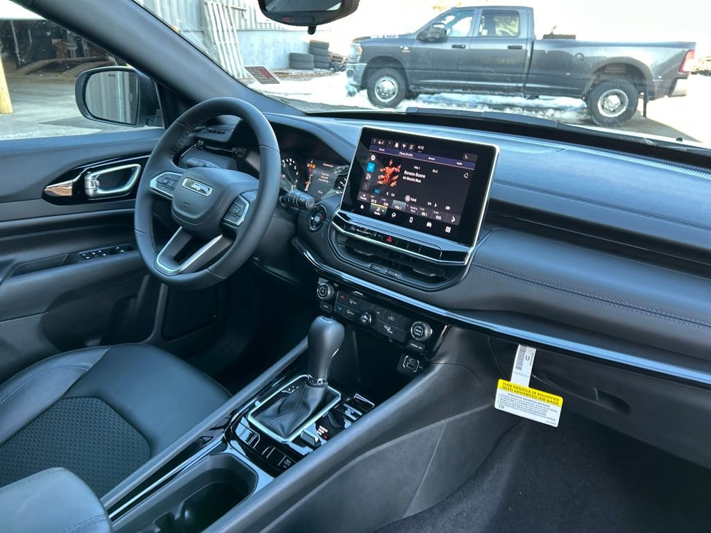 New 2026 Jeep Compass Latitude AWD/4WD image 31