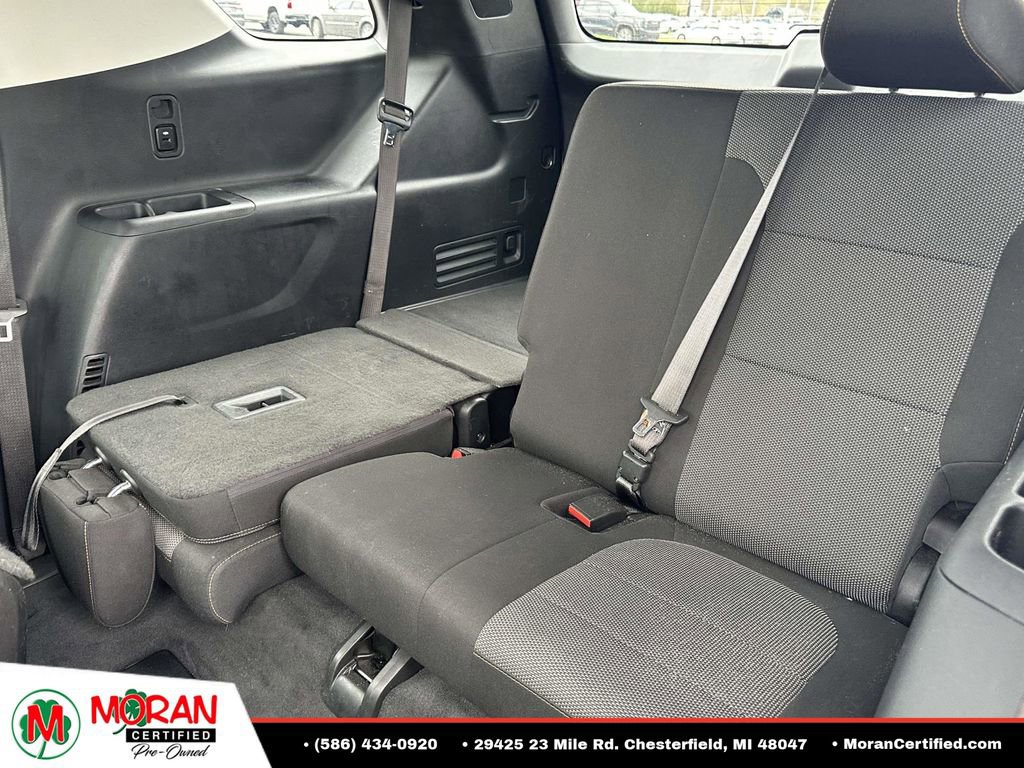 Used 2021 Chevrolet Traverse LT FWD image 12