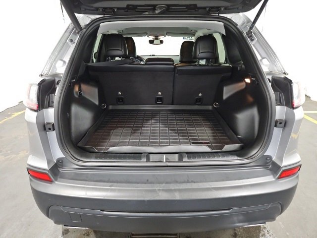 Used 2019 Jeep Cherokee Latitude Plus w/ Comfort/Convenience Group image 11