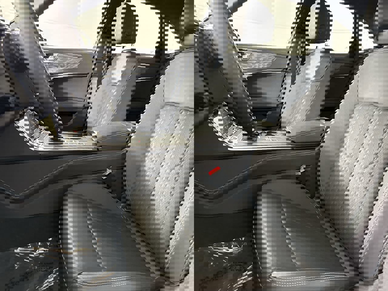 Used 2025 Audi A6 Premium Plus w/ Premium Plus Package image 2