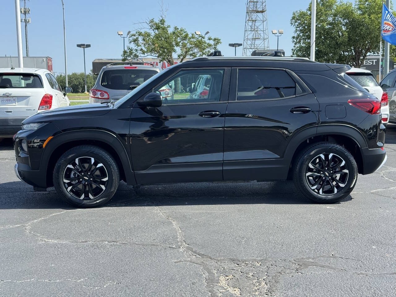 Used 2021 Chevrolet TrailBlazer LT w/ Convenience Package FWD image 8