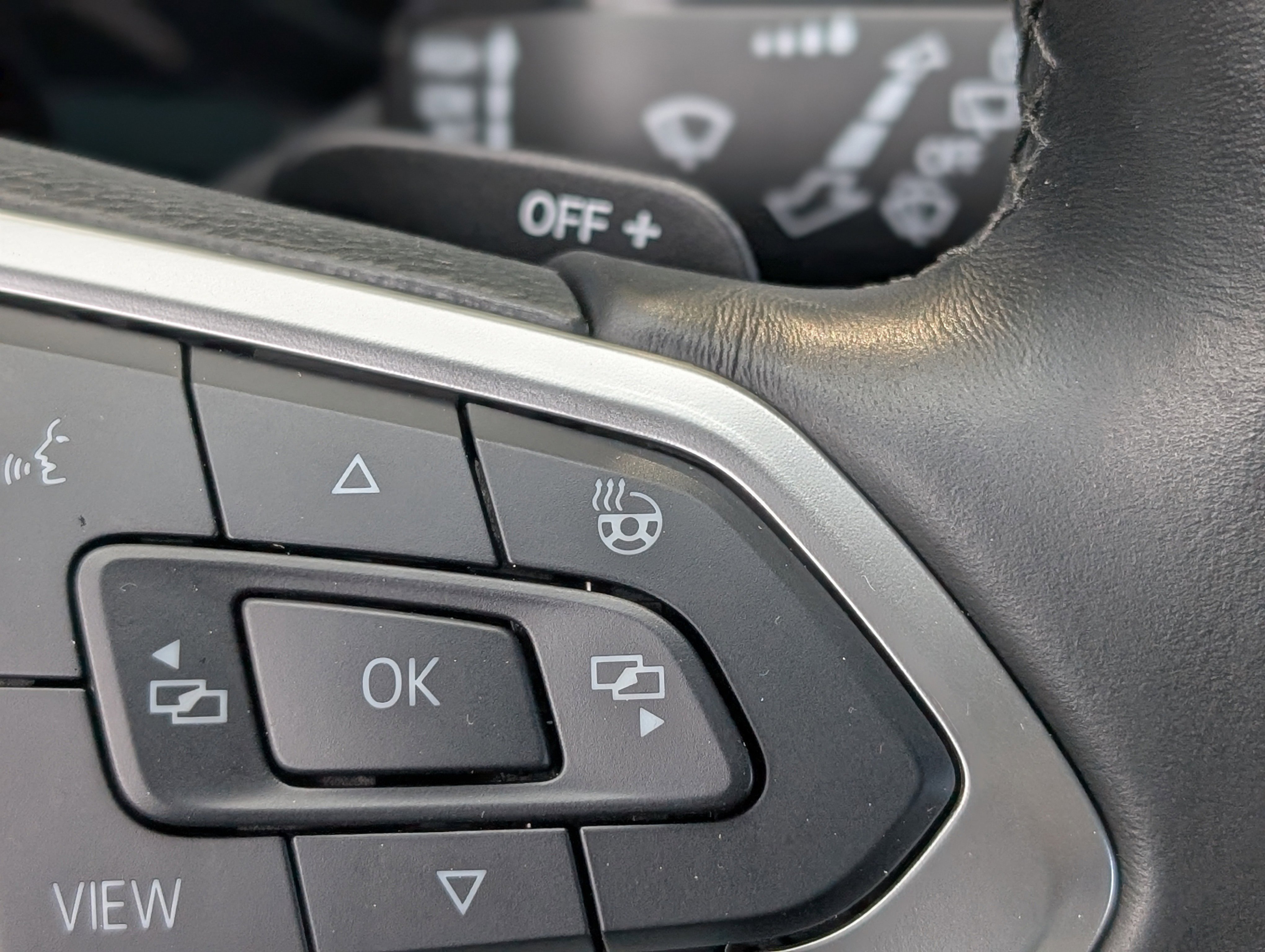 Used 2024 Volkswagen Atlas Cross Sport SEL Premium R-Line image 33