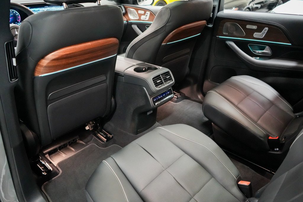Used 2024 Mercedes-Benz GLS 580 4MATIC image 17