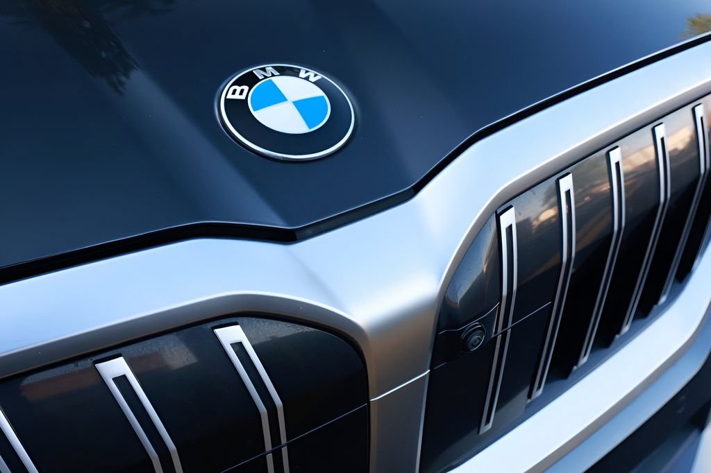 Used 2025 BMW 530i RWD image 19