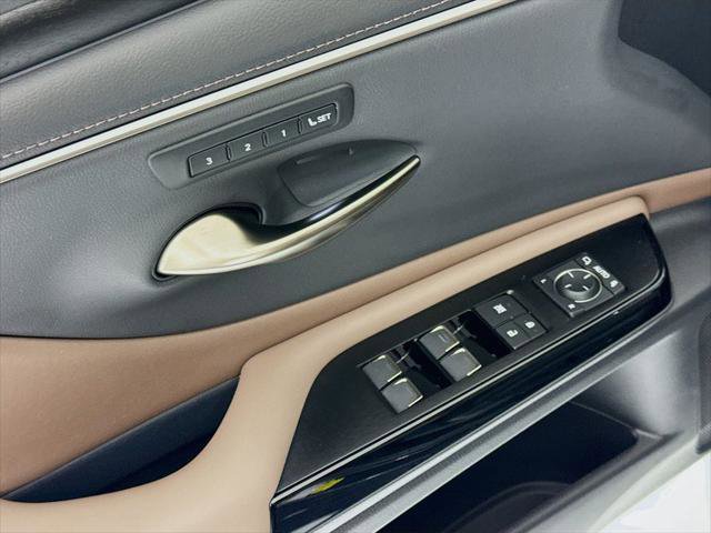 Certified 2023 Lexus ES 300h w/ Accessory Package (Z1) image 24