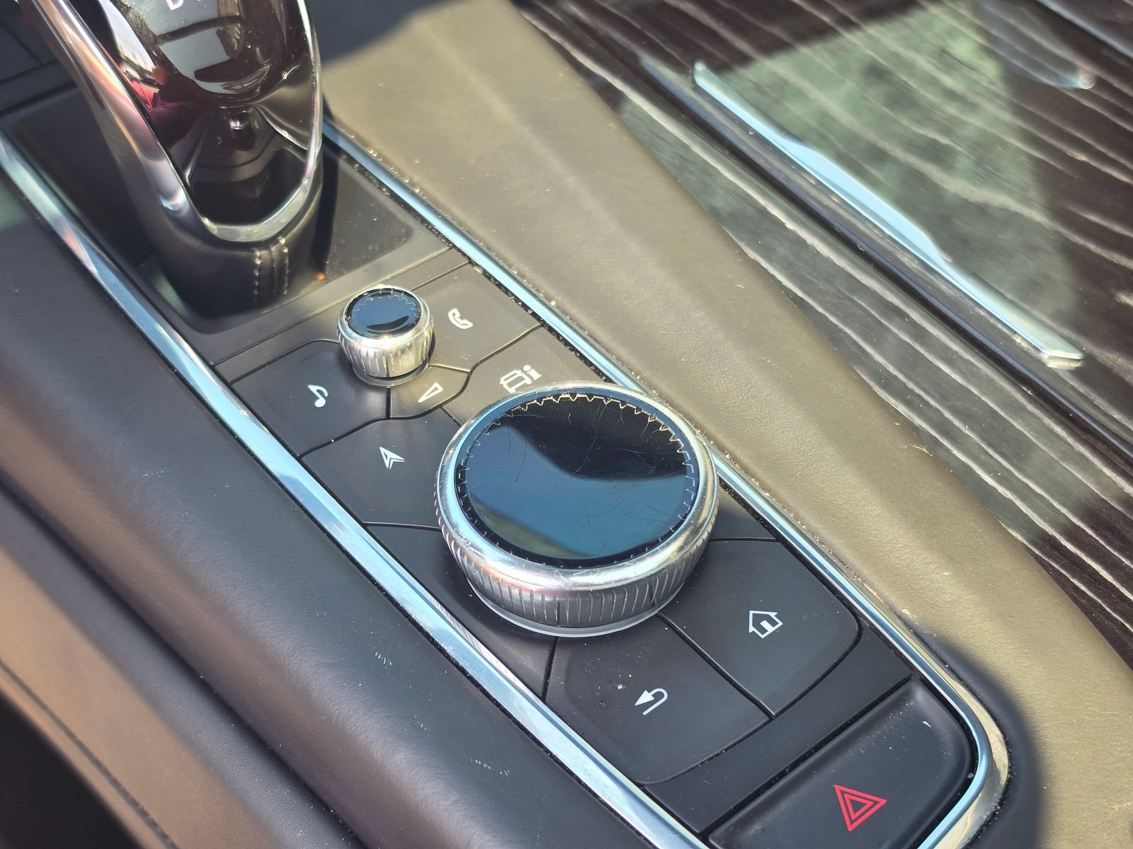 Used 2023 Cadillac Escalade V AWD/4WD image 19