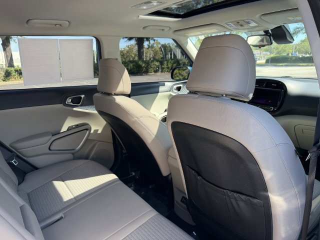 Certified 2023 Kia Soul EX FWD image 32