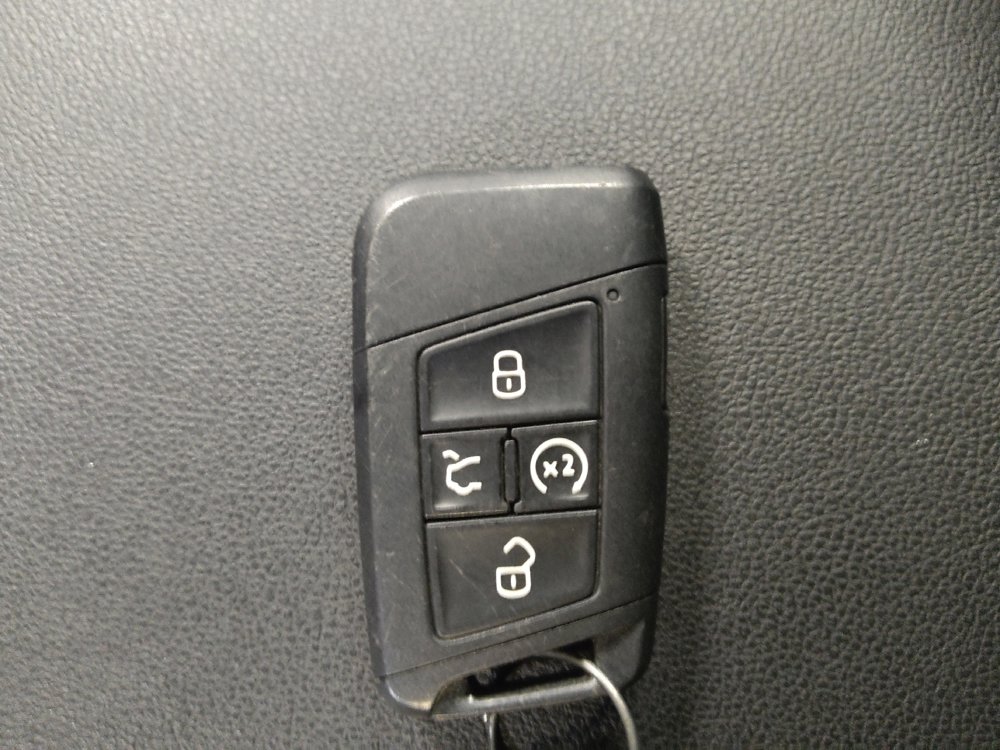 Used 2020 Volkswagen Atlas Cross Sport SEL AWD/4WD image 32