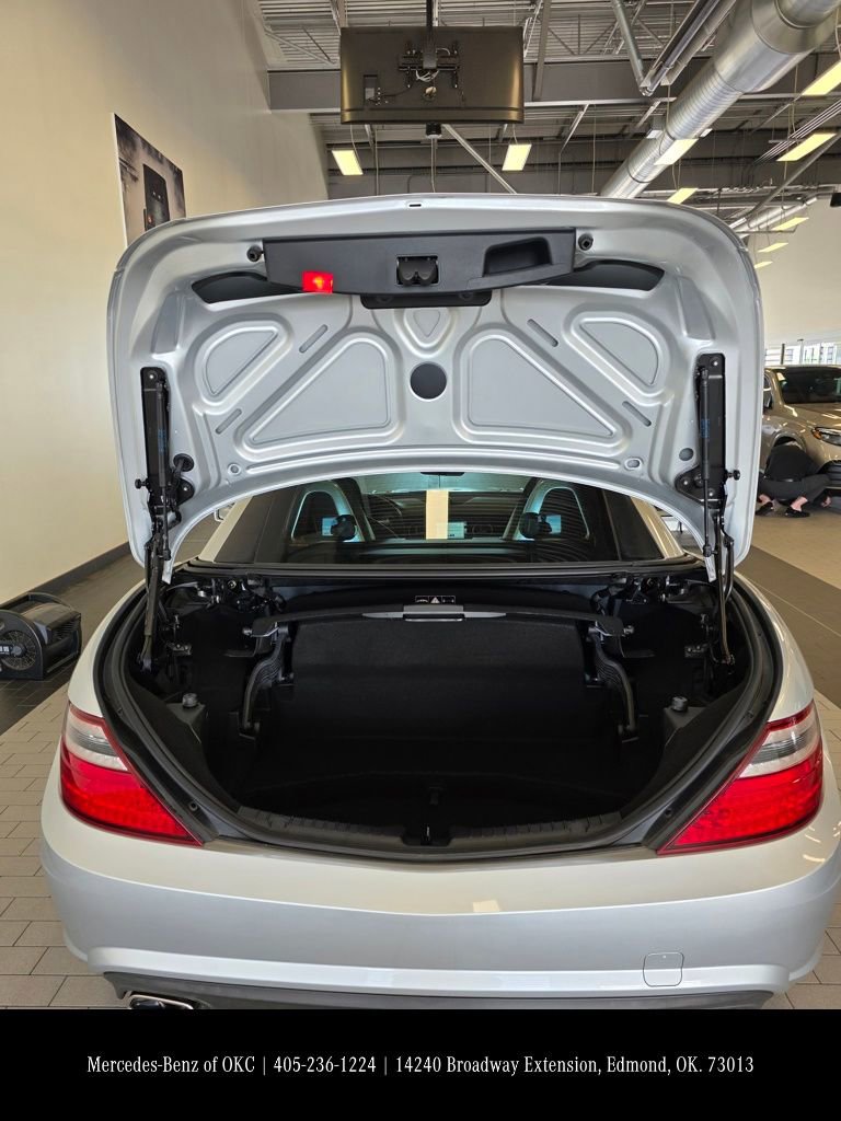 Used 2015 Mercedes-Benz SLK 350 image 16