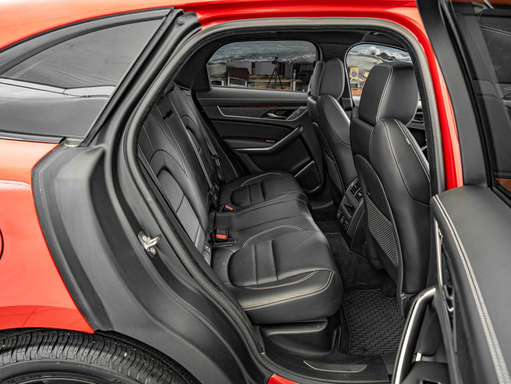 Certified 2024 Jaguar F-PACE R-Dynamic S AWD/4WD image 33