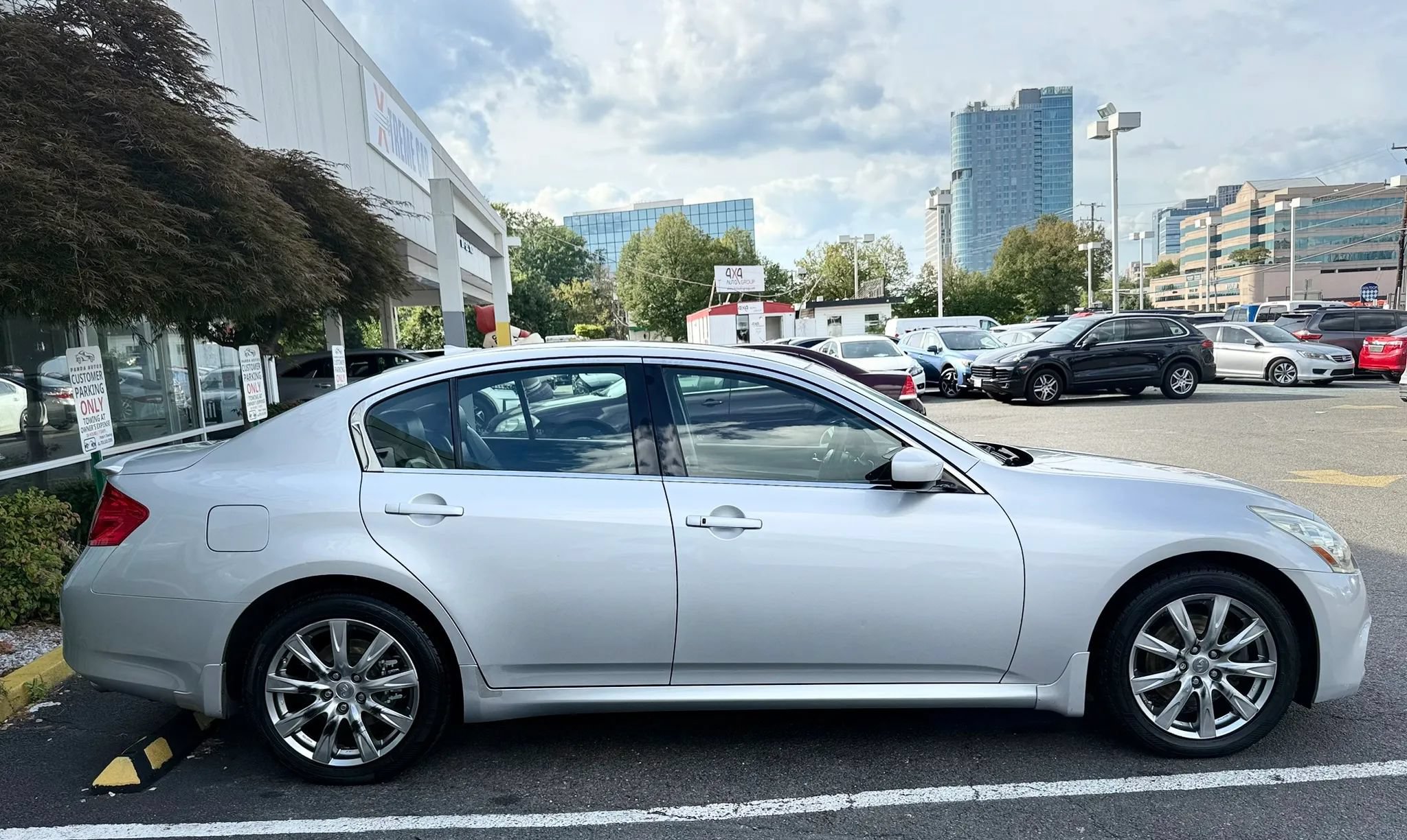 Used 2011 INFINITI G37 x Sedan w/ Premium Pkg AWD/4WD image 8