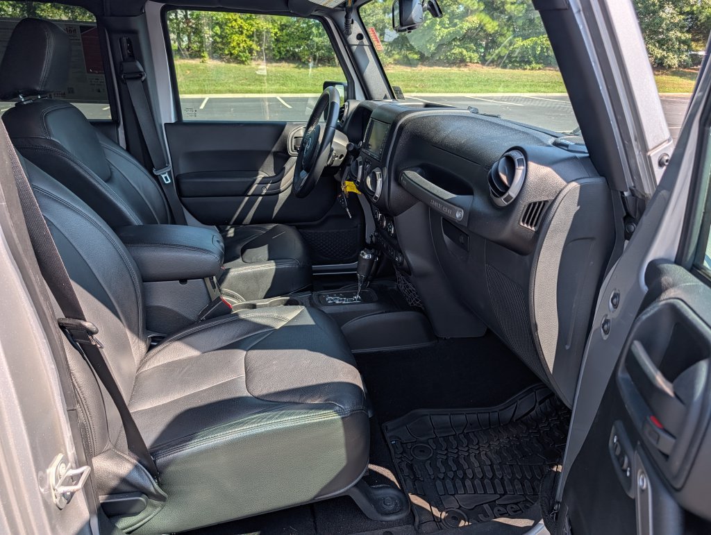 Used 2016 Jeep Wrangler Unlimited Sport AWD/4WD image 13