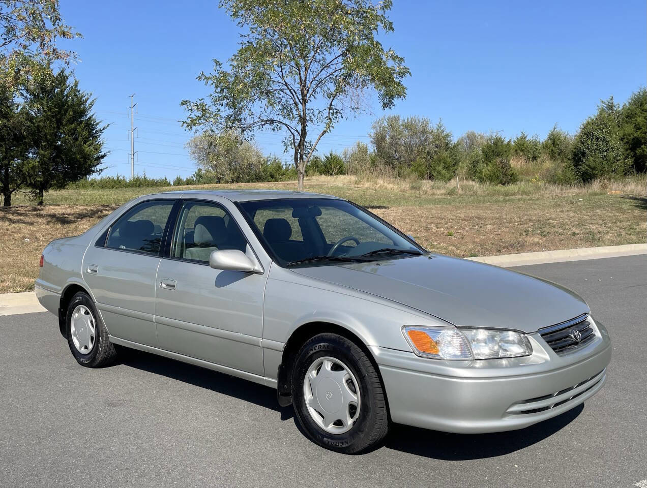 Used 2000 Toyota Camry CE image 8