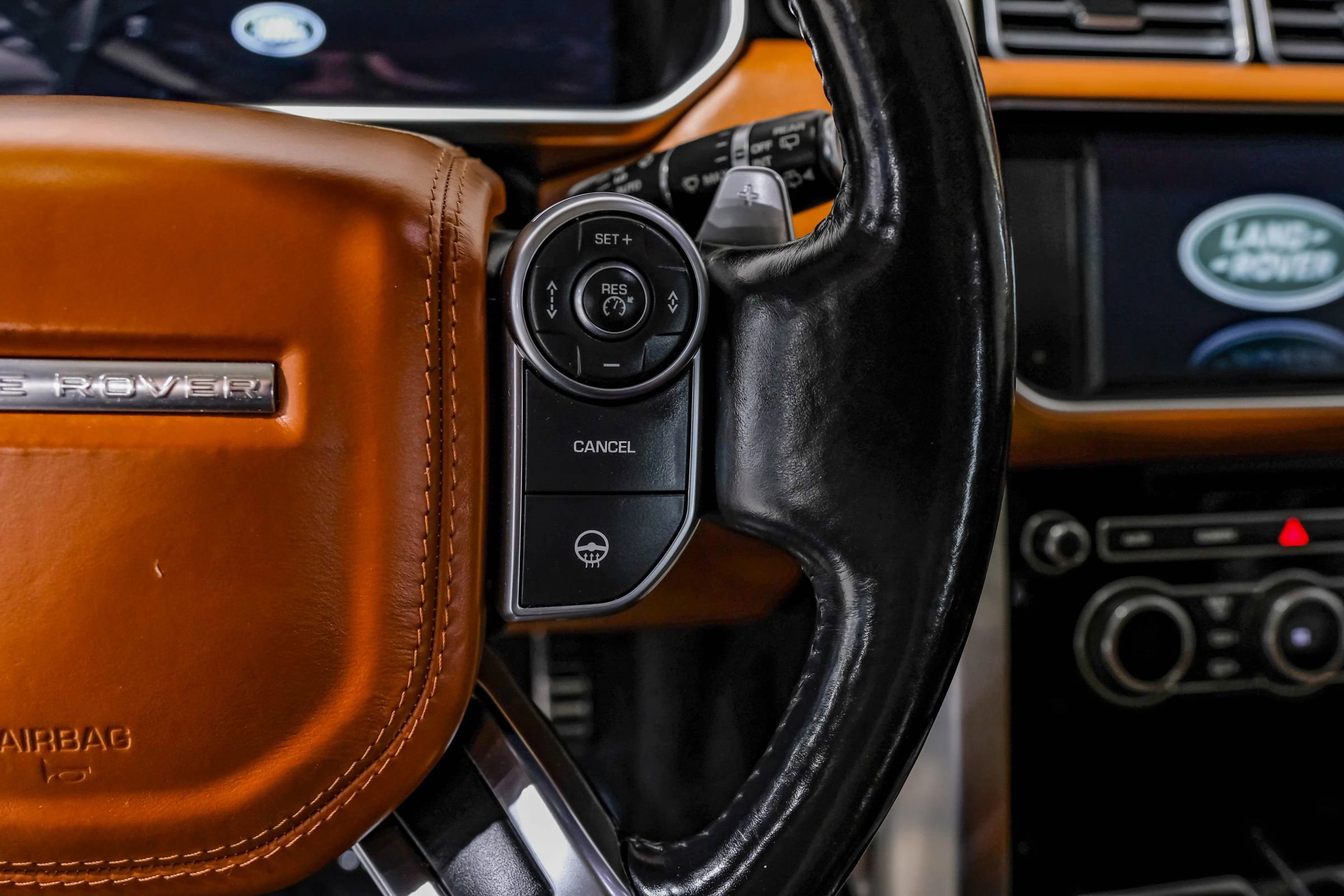 Used 2016 Land Rover Range Rover Autobiography image 24