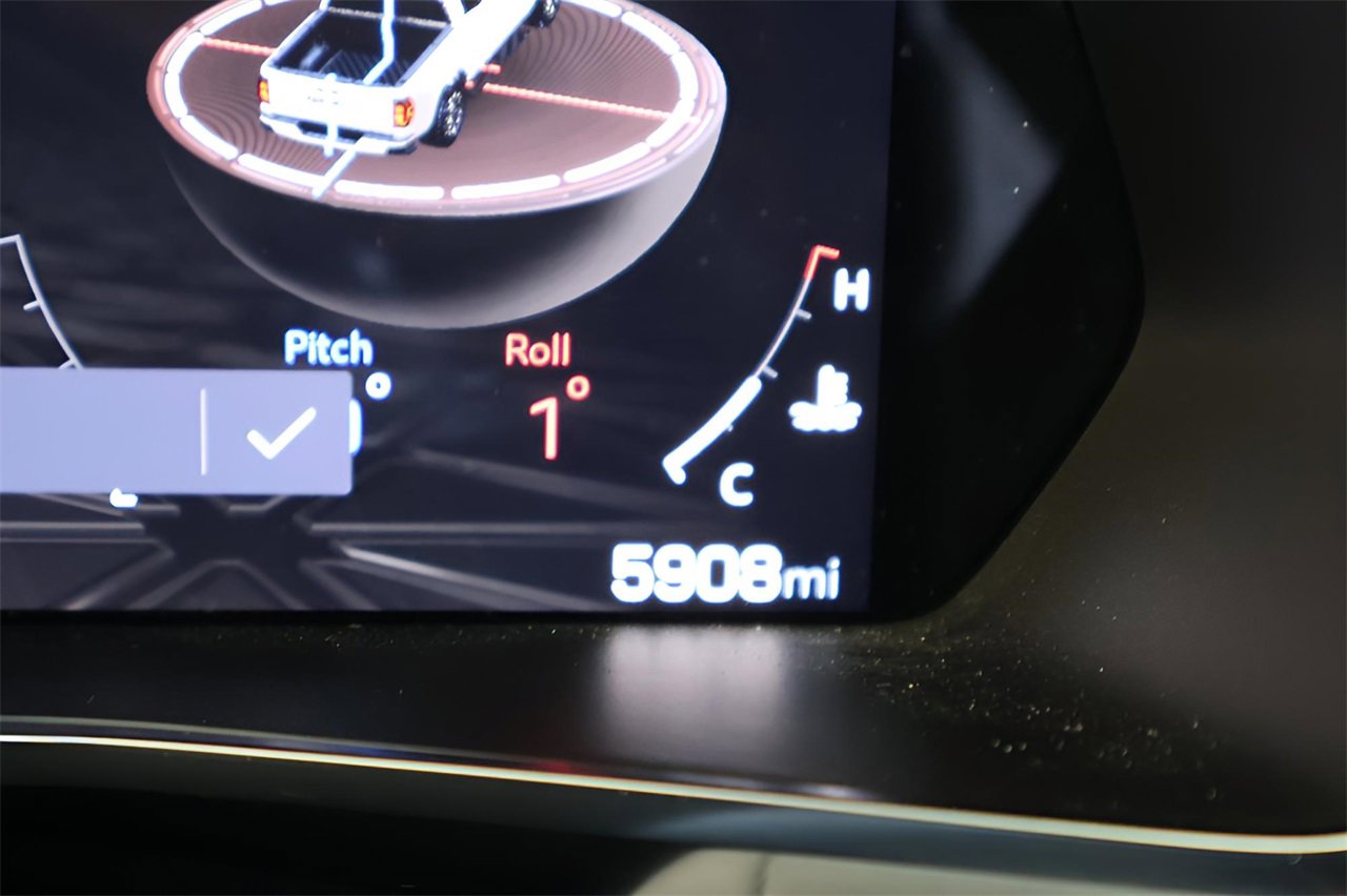 Used 2024 GMC Canyon AT4X image 25