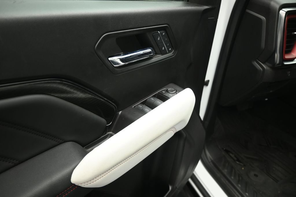 Used 2024 GMC Canyon AT4X w/ AT4X AEV Edition AWD/4WD image 8