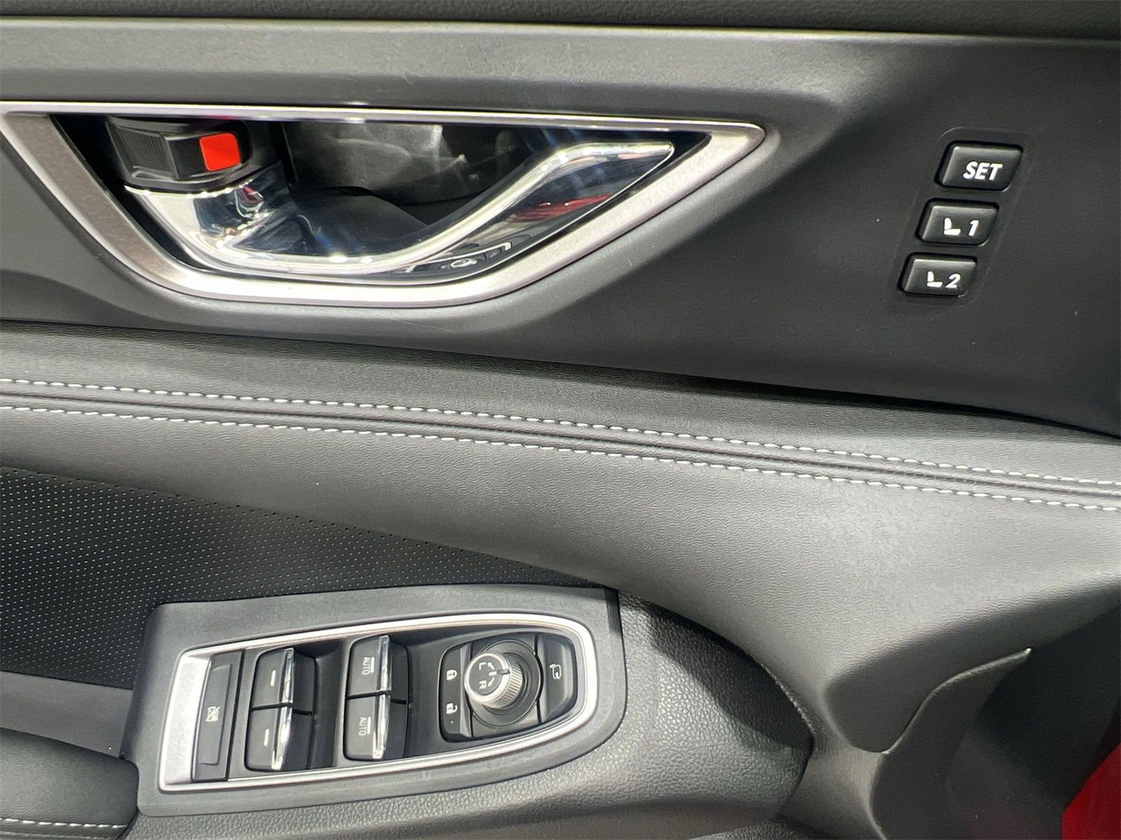 Used 2024 Subaru Ascent Limited w/ Technology Package image 13