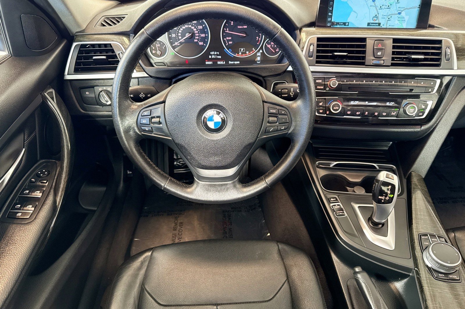 Used 2017 BMW 320i Sedan RWD image 21