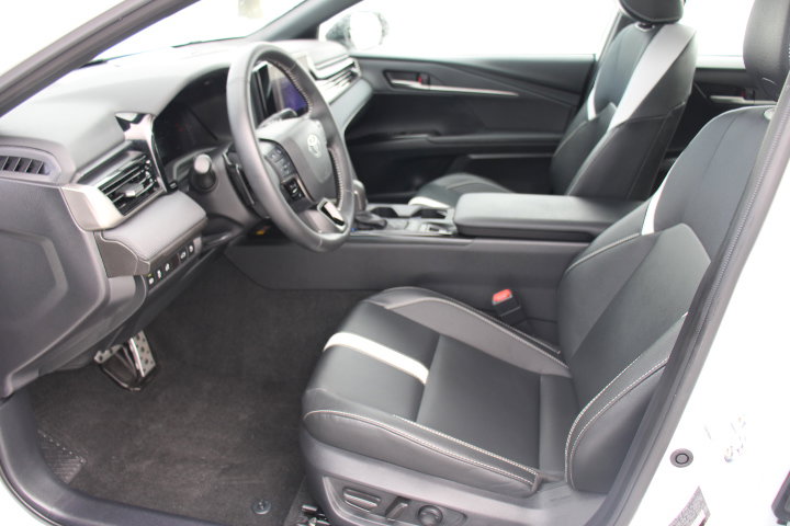 Certified 2025 Toyota Camry SE w/ Convenience Package image 11