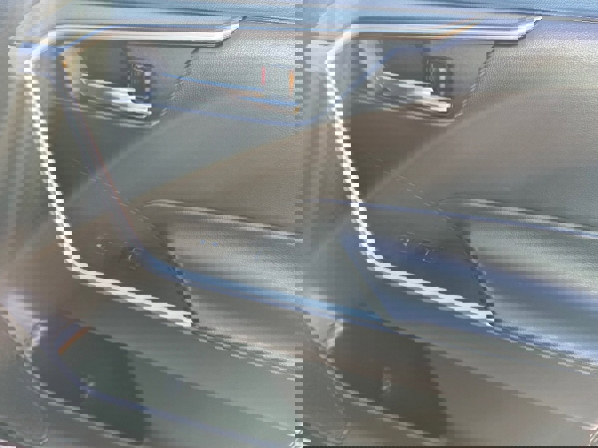 Used 2022 Toyota RAV4 XLE image 15