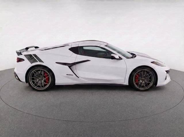 Used 2025 Chevrolet Corvette Z06 w/ Chrome Exterior Badge Package RWD image 10