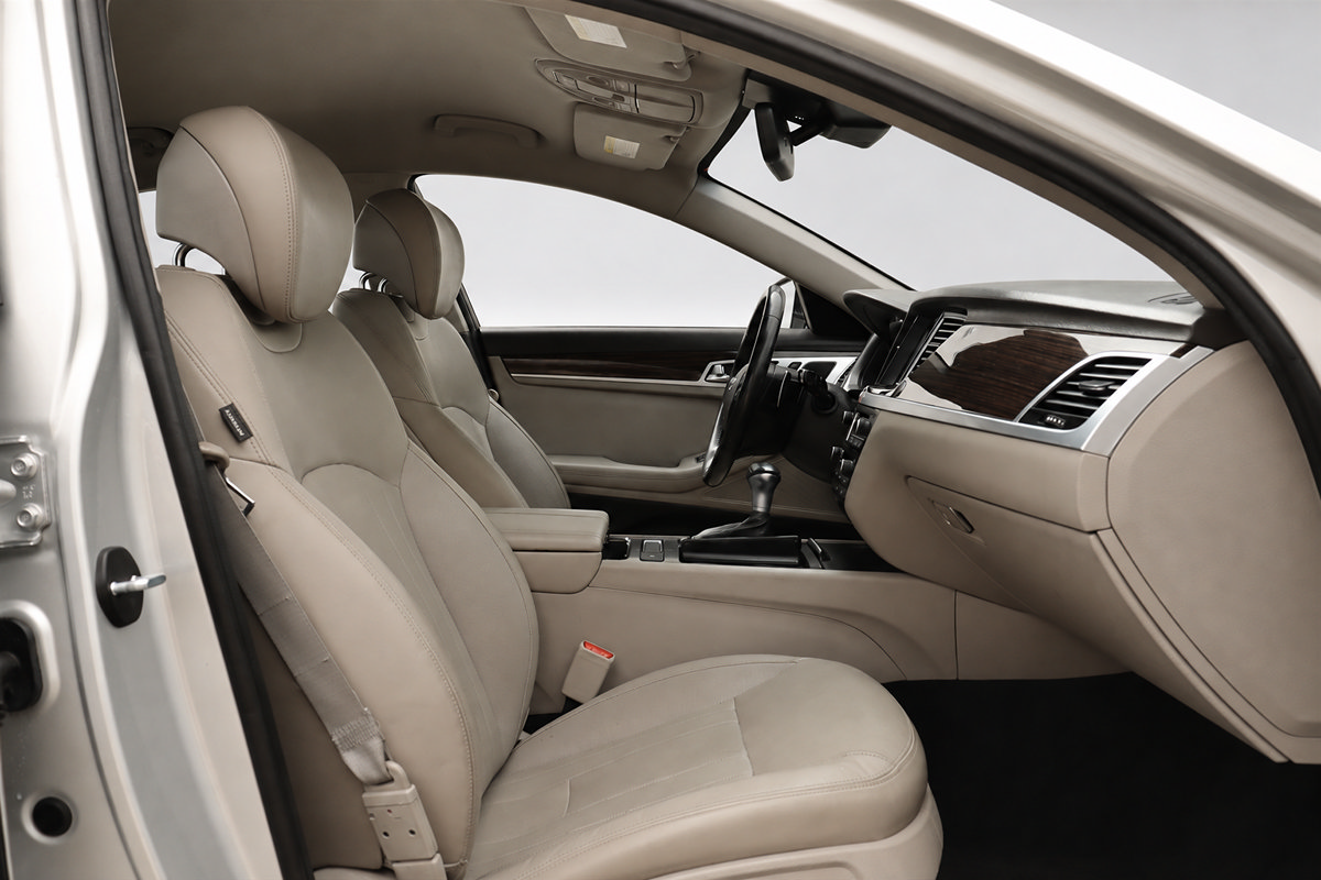 Used 2018 Genesis G80 3.8 RWD image 21