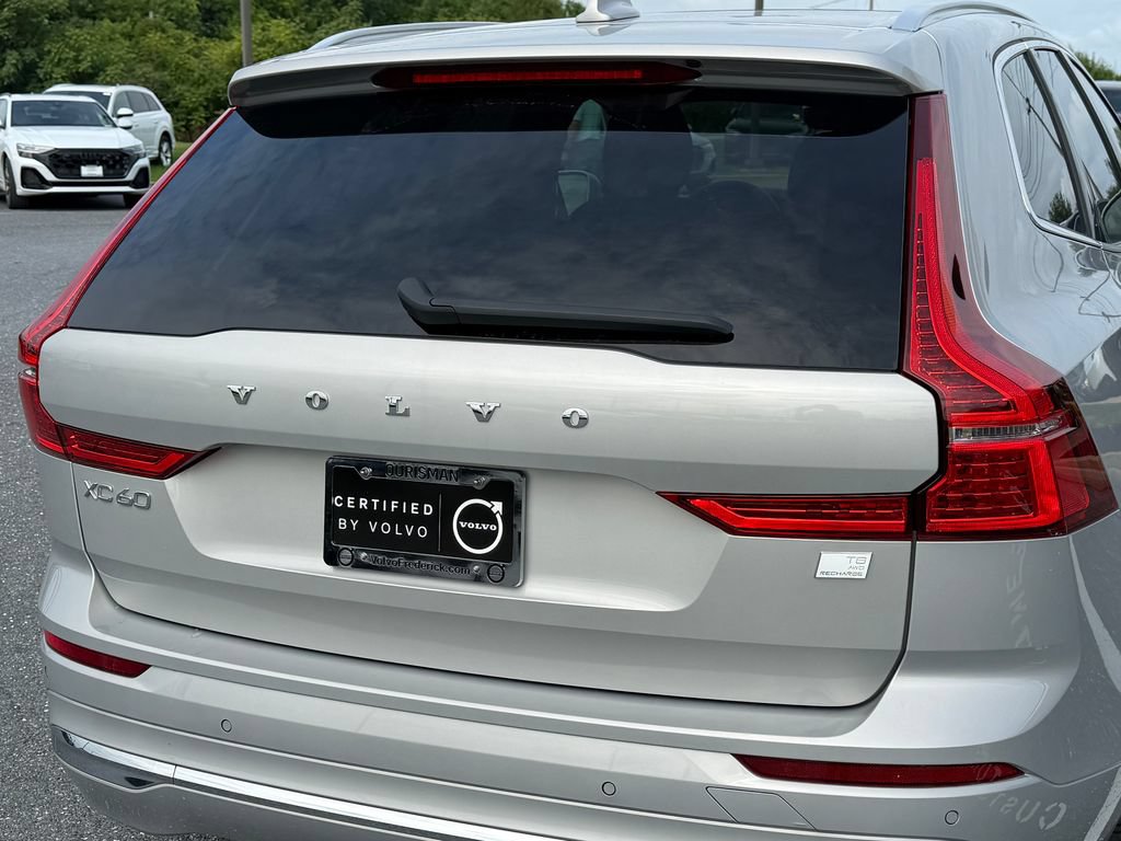 Used 2023 Volvo XC60 T8 Core AWD/4WD image 10